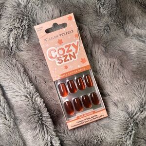 BRAND NEW ‘Salon Perfect’ Cozy Szn square short limited edition press on nails